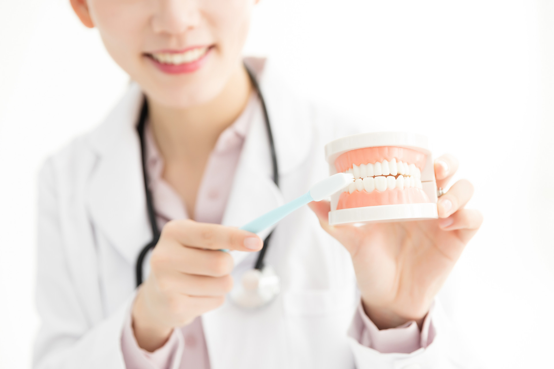 b52fb83957a04377d739bd0b2e70fee6.jpg 摄图网_501208605_banner_牙科医生刷牙展示(企业商用).jpg