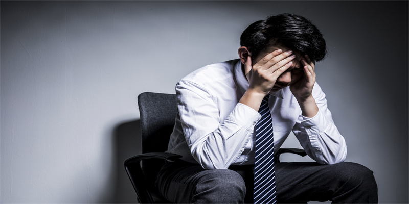 摄图网_501036533_男性职场压力(企业商用).jpg